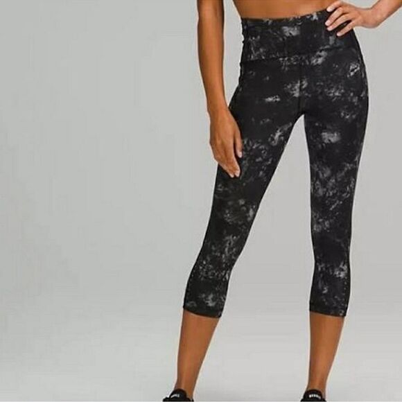 Lululemon Swift Speed High-Rise Crop 21" in Aquila Black Multi Size 20 - Picture 1 of 14